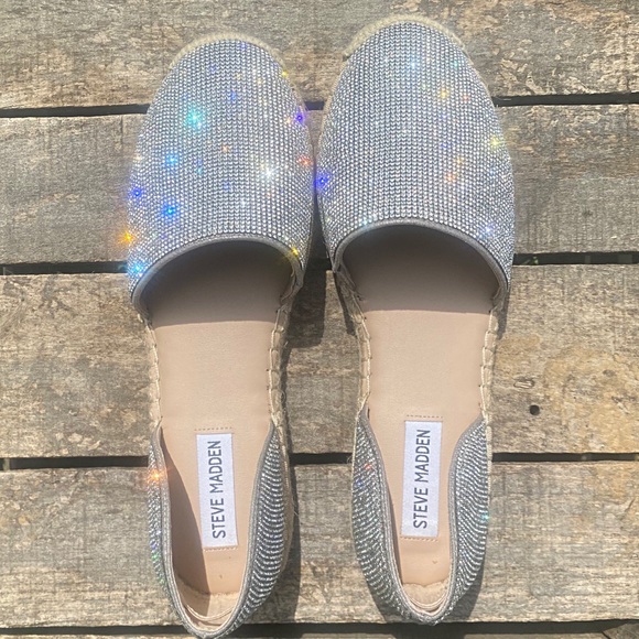 🌈 Steve Madden Iridescent Holographic Rhinestone Espadrilles NWOT 🌈 - Picture 4 of 8